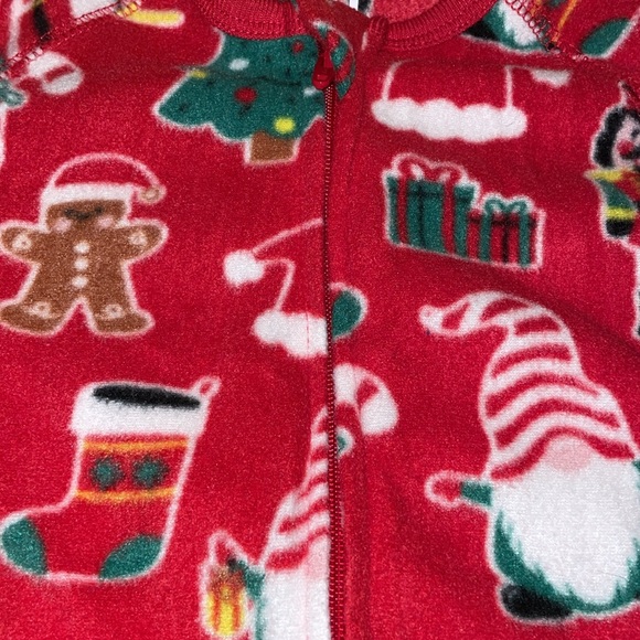 The Children’s place fleece Christmas footie pajamas, size 18-24 months - Picture 4 of 5